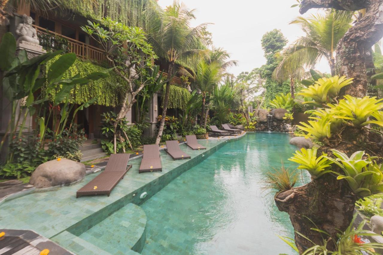 Weda Cita Resort And Spa By Mahaputra Ubud Exteriör bild The swimming pool at the hotel