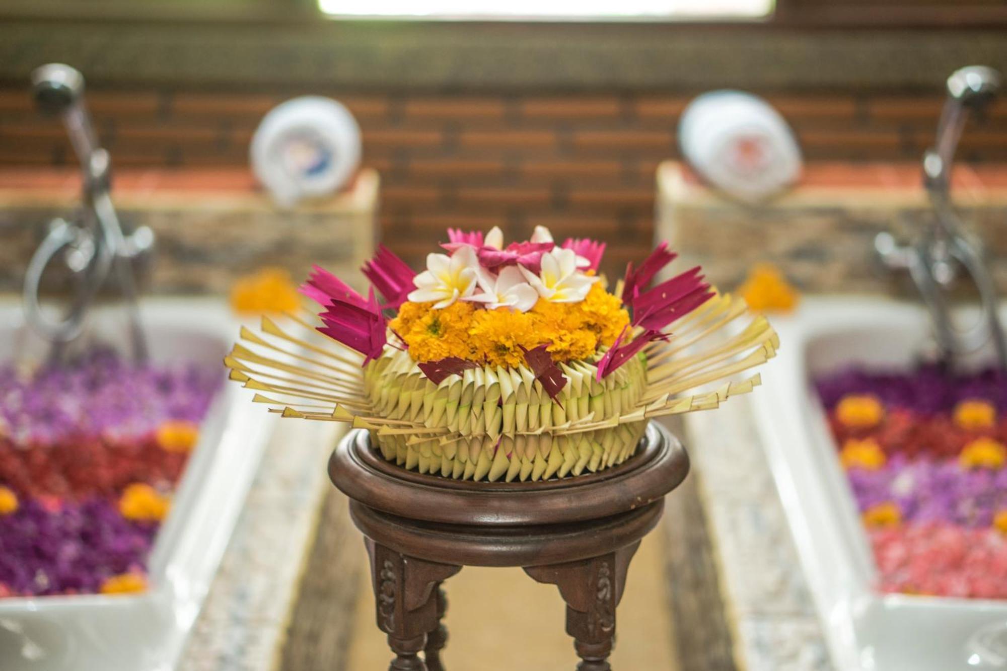Weda Cita Resort And Spa By Mahaputra Ubud Exteriör bild A sirih junjung